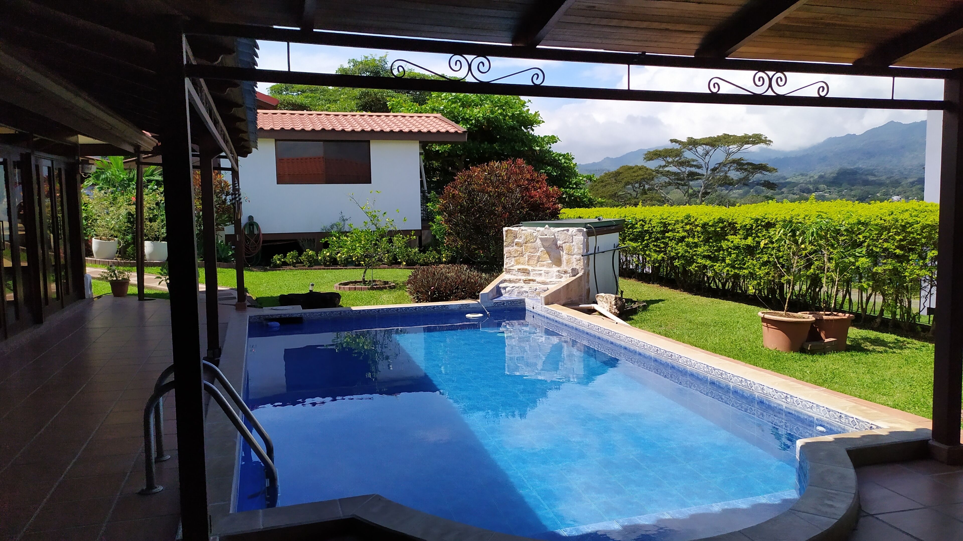 Piscine extérieure, piscine chauffée