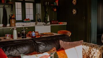 Luxury Cottage, Private Bathroom, Valley View | Shared kitchen