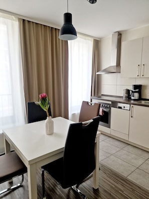Căn hộ Exclusive, phòng tắm riêng (Apartment de Lux Nr. 2) | Khu ăn uống