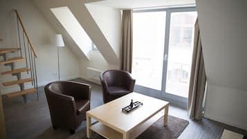 Estudi superior, bany privat | Lounge