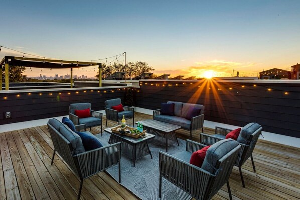 Terrace/patio - Music City Harmony - Beautiful Home - Lux Rooftop (Nashville)
