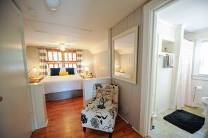 6 bedrooms, iron/ironing board, travel crib, WiFi