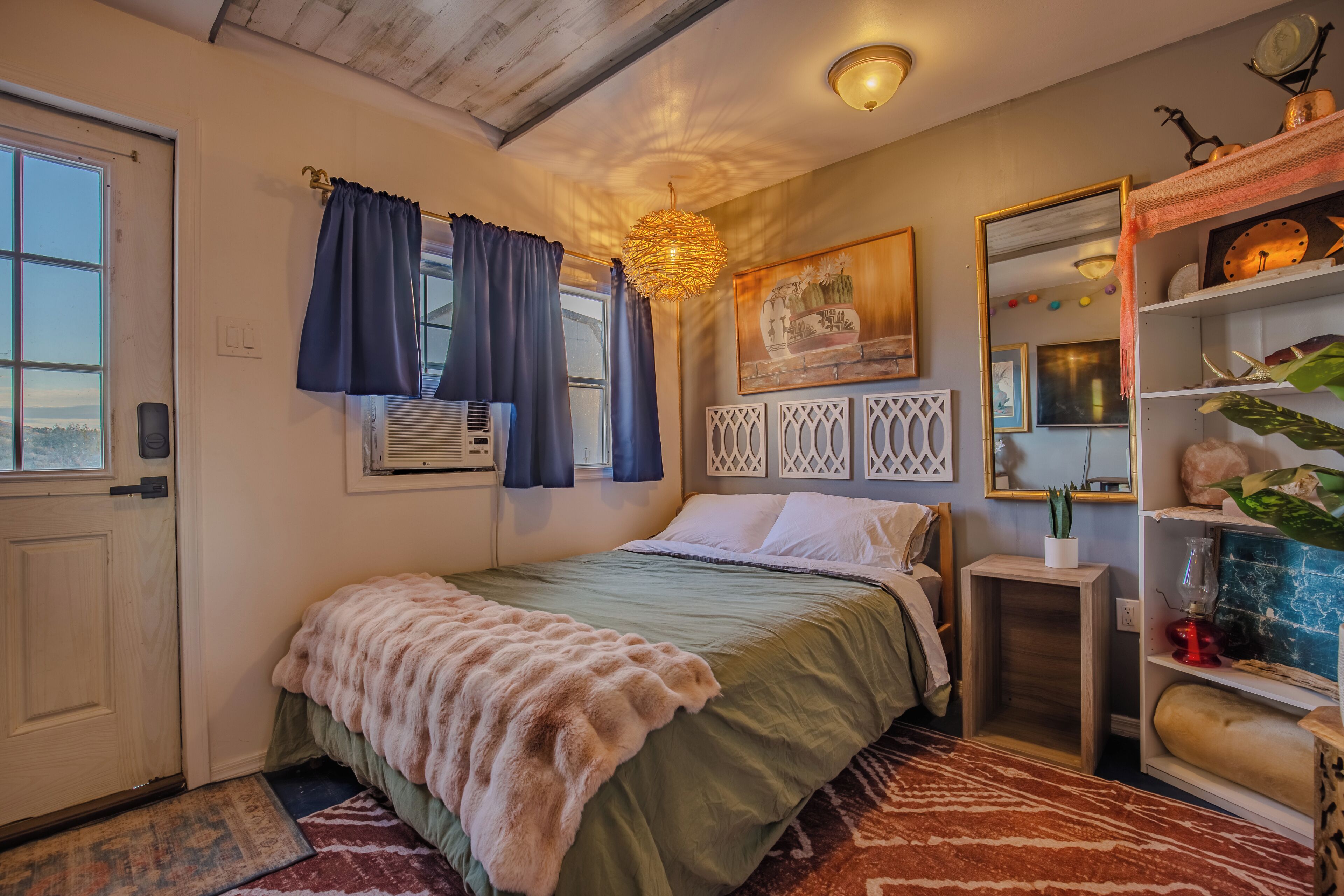 1 bedroom, desk, free WiFi, bed sheets