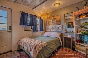 1 غرفة نوم ومكتب وواي فاي مجانًا وملاءات أسرّة