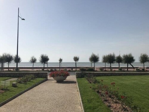 Royan PARC - APPARTEMENT - résidence LA GRANDE HUNE - petit APERCU MER