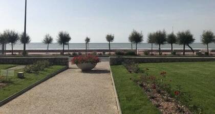 Royan PARC - APPARTEMENT - résidence LA GRANDE HUNE - petit APERCU MER