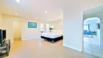 3 عدّة غرف نوم وواي فاي مجانًا وملاءات أسرّة