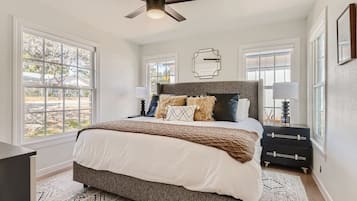 3 bedrooms, iron/ironing board, travel crib, WiFi