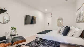 3 間睡房、熨斗/熨衫板、可攜式嬰兒床、Wi-Fi