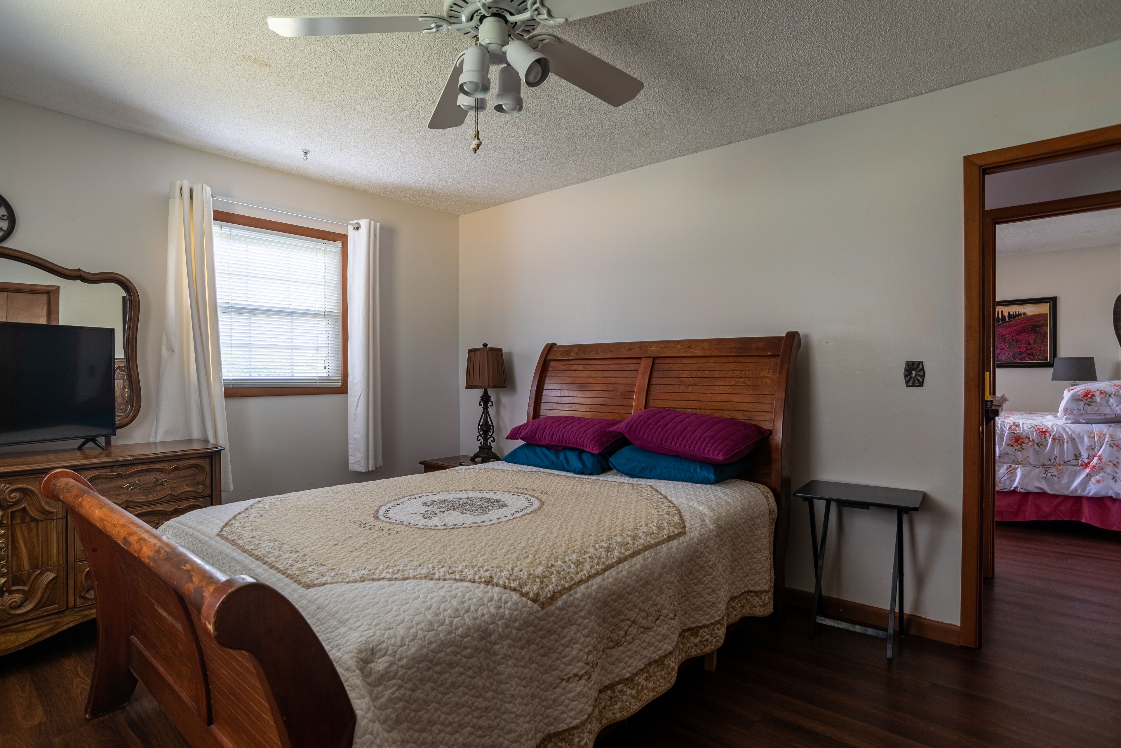 3 chambres, fer et planche à repasser, accès au Wi-Fi (inclus)