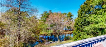 Wonderful dog-friendly home w/deck, W/D, large backyard, & A/C