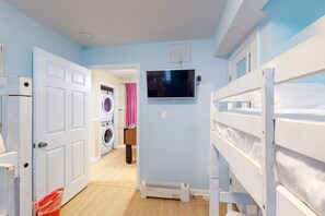 5 多间卧室、熨斗/熨衣板、上网接入、床单