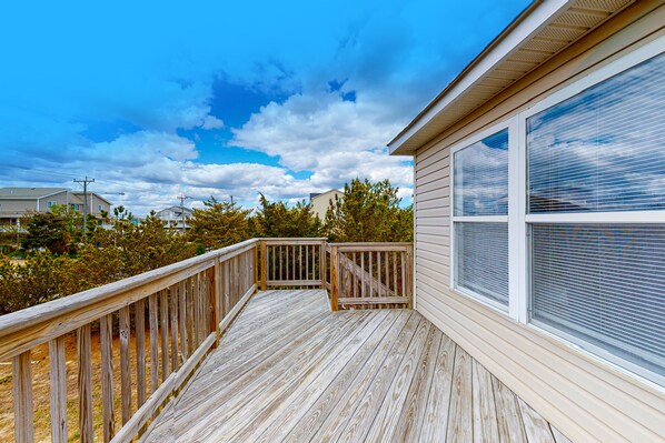 Terrace/patio - Dog-Friendly Home Near the Beach w/Private Outdoor Pool, W/D, Outdoor Shower (Virginia Beach)