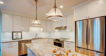 Sweet Home Near Croatan Beach & Boardwalk with Deck, WiFi, Bikes - 2 Dogs OK