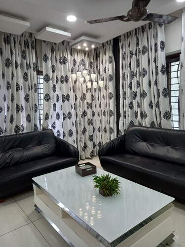 LUXURY VILLA WITH JACUZZI-CLOSE TO BEACH (ECR)