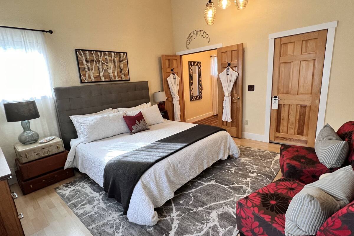 Habitación Deluxe, 1 cama King size, vista a la montaña | 1 habitación, ropa de cama de alta calidad y camas con efecto memoria