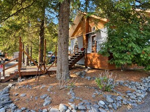 Terrace/patio - Bell In The Woods B&B (Seward)