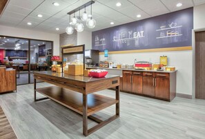 Free daily buffet breakfast - Hampton Inn & Suites Dalhart (Dalhart)