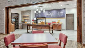 包含每日自助早餐