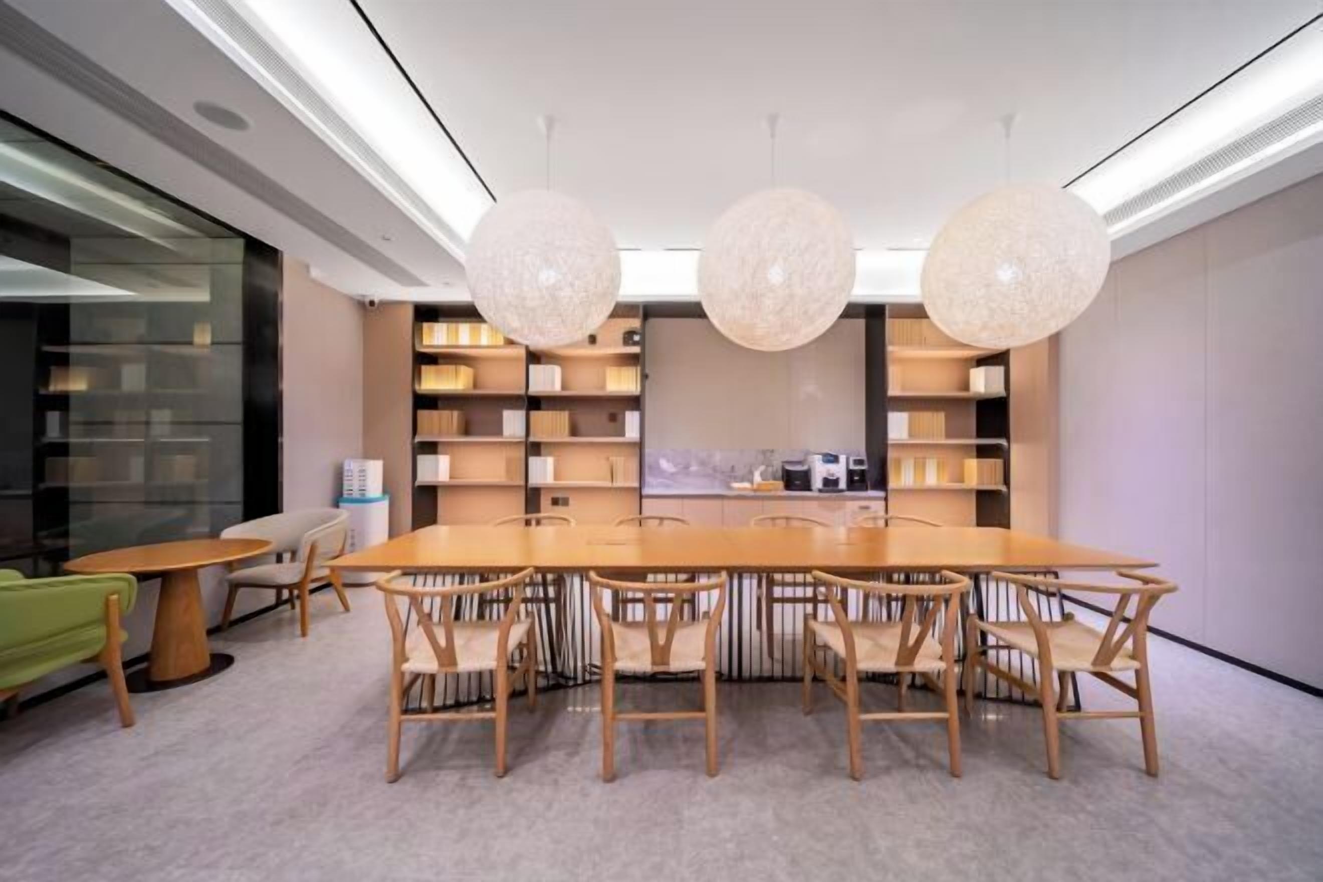 المنشأة من الداخل