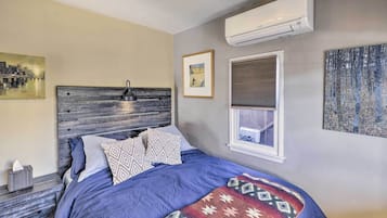 2 bedrooms, iron/ironing board, travel cot, Internet