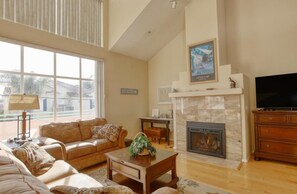 TV, fireplace, DVD player