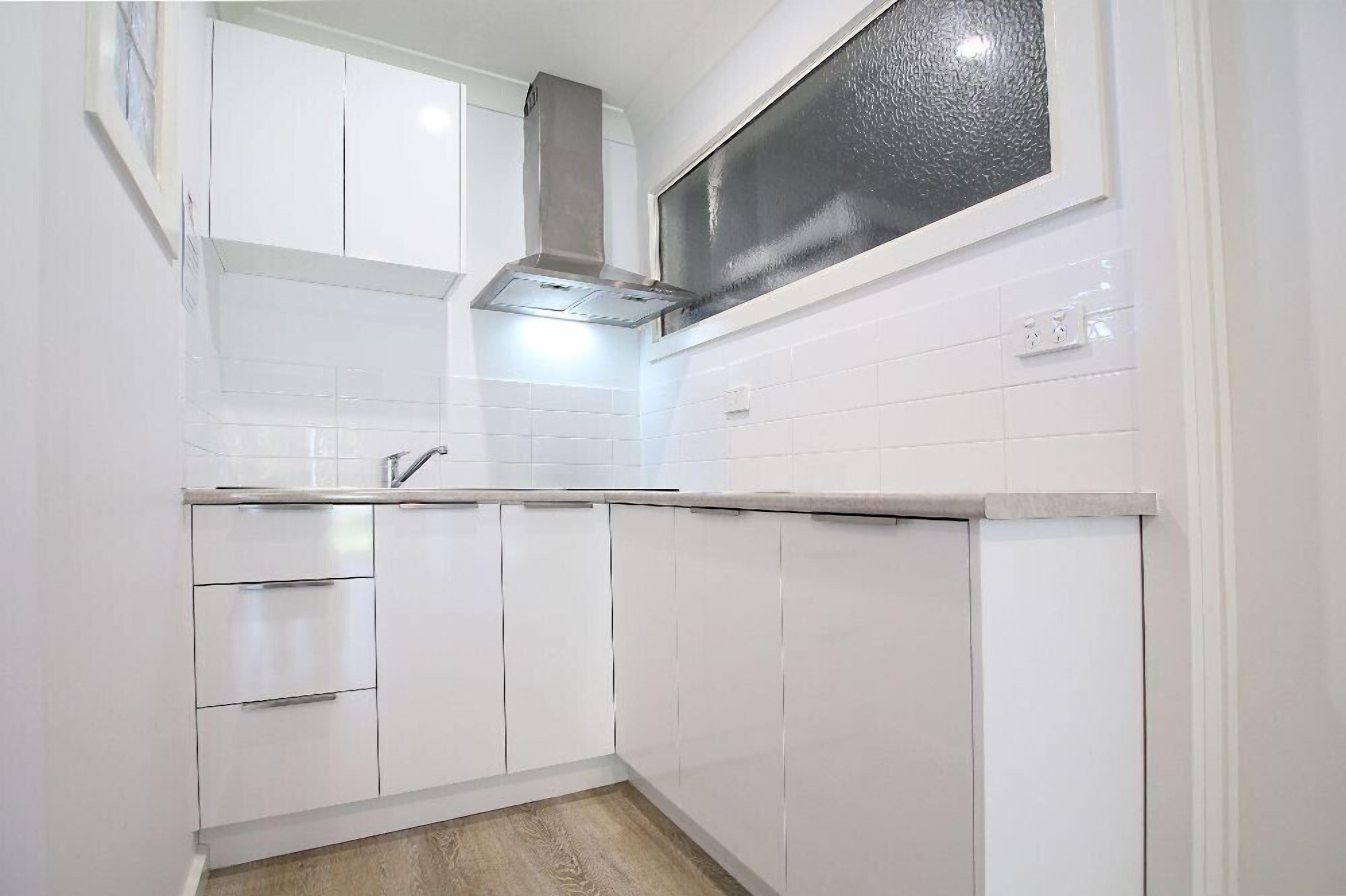 Bathtub, hair dryer, towels