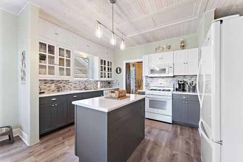 Home on the Isle - Dog Friendly!