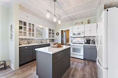 Home on the Isle - Dog Friendly!