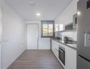 Réfrigérateur, micro-ondes, four, lave-vaisselle