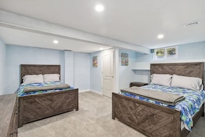 6 bedrooms, desk, free WiFi, bed sheets