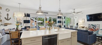 1-acre WHB Beach Village: Salt Pool & Hot Tub of Nirvana - Vacations