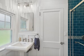 Bathtub