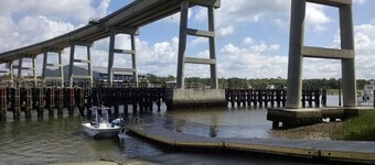 Short walk to the beach Dog friendly too! Docking for boaters!