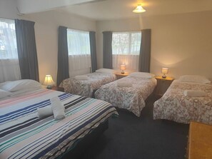 5 bedrooms, free WiFi, bed sheets