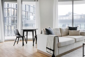 Fernseher, Stereoanlage