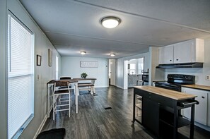 Interior - 3 Bedroom Home on Reservoir | Fisherman Getaway (Brandon)