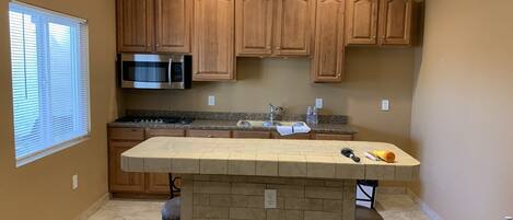 Fridge, oven, stovetop