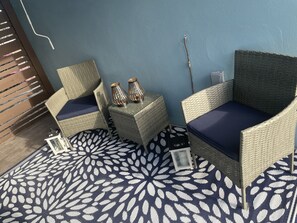 Terrace/patio - ‘Grand Door’ Cottage- Newly Designed Studio - 10 mins from the Beach (Nassau)