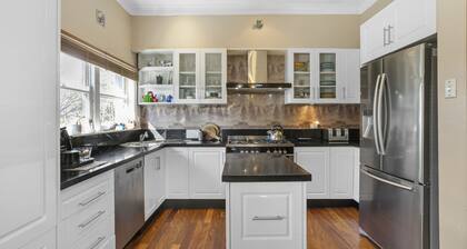 Welcome to our charming, 2-level house just 5 min walk to 3 Sisters, Echo Point!