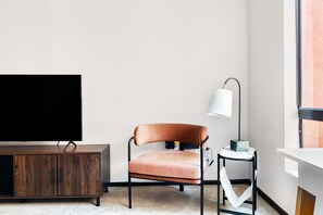 TV, stereo - Hip Studio City Studio w/ Gym, Pool & W/D, near TJ & WF, by Blueground (Los Angeles)