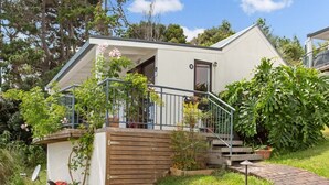 Front of property - Villa Sanctuary at Palm Beach (Waiheke Island)