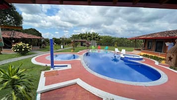 Udendørs pool