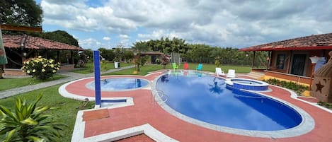 Piscine extérieure