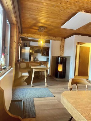 Interior - Holiday Home 'Almhaus-Klippitz' with Direct Access to Ski Slopes, Garden & Wi-Fi (Wolfsberg)