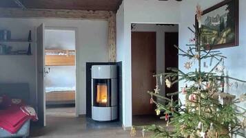 4 bedrooms, free WiFi, bed sheets