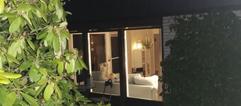 Vakantiehuis aan het meer 'Hennesee' met Wi-Fi, terras & tuin