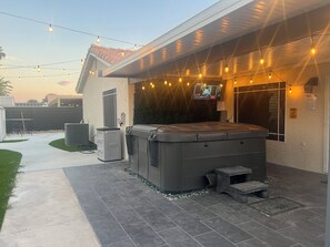 Terrace/patio - Lovely, Peaceful, and Modern Las Vegas Home! Close to Strip! (North Las Vegas)