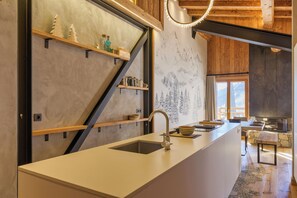 Kühlschrank, Ofen, Herdplatte, Geschirrspüler