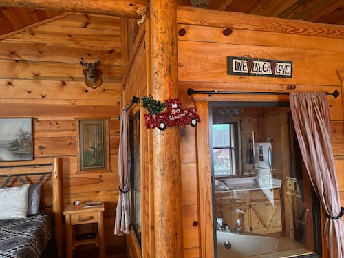 #45 Pinewood Wilderness Way